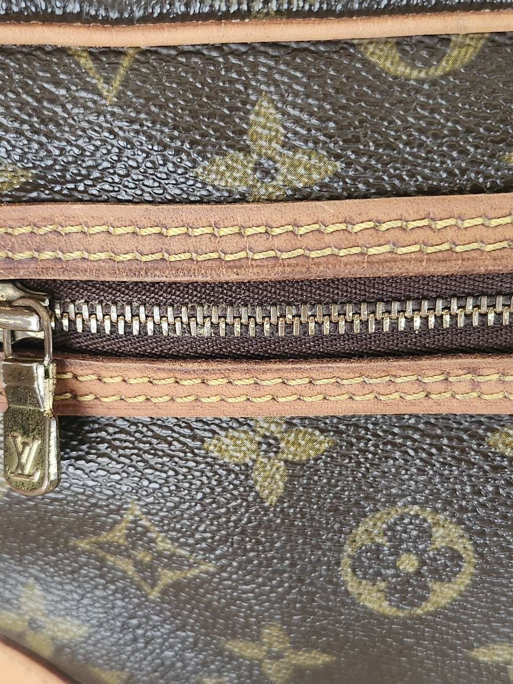 Louis Vuitton Monogram Marly Dragonne GM Wristlet - Picture 11 of 16